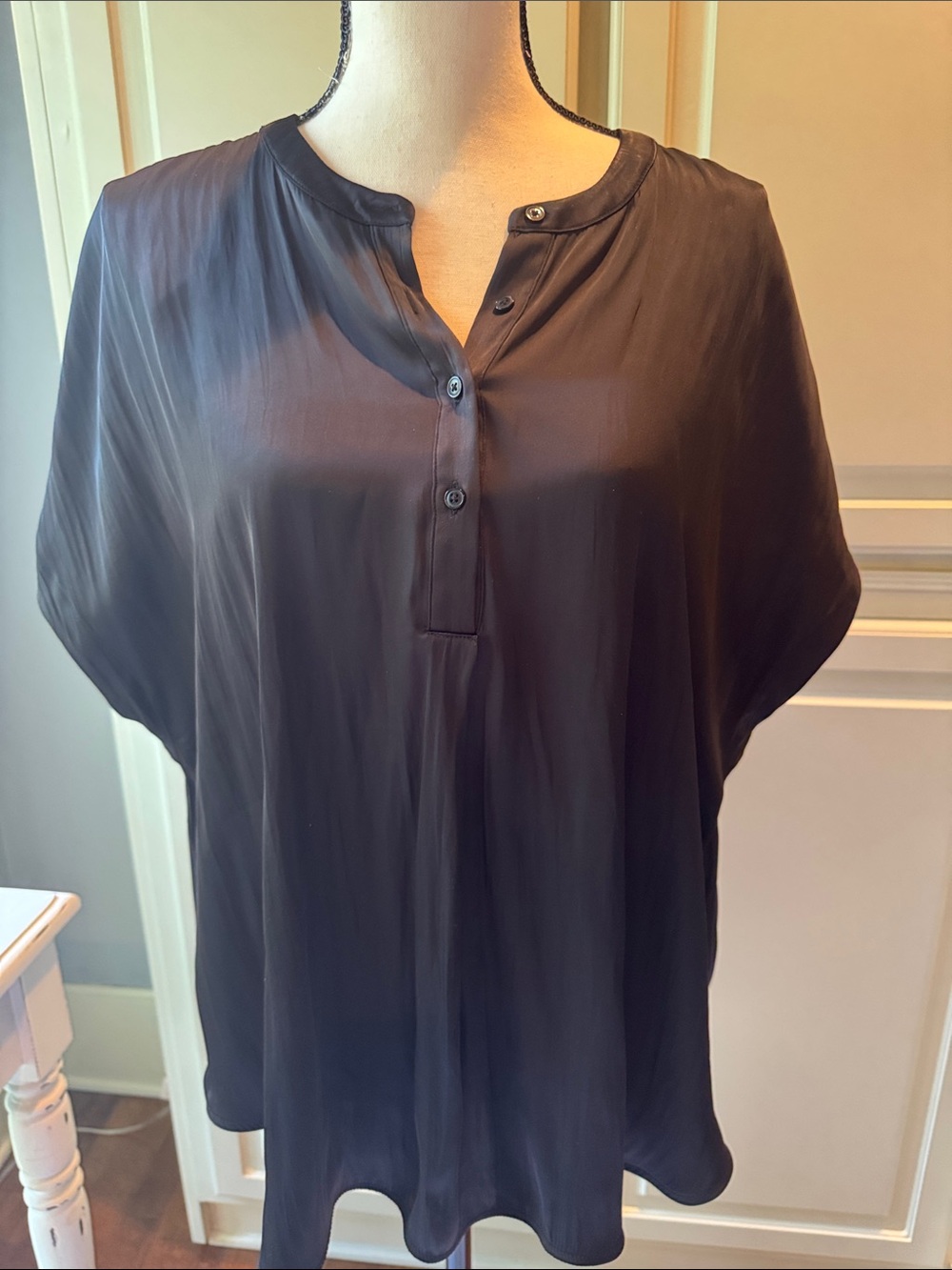 Old Navy Black Short-Sleeve Button-Front Blouse